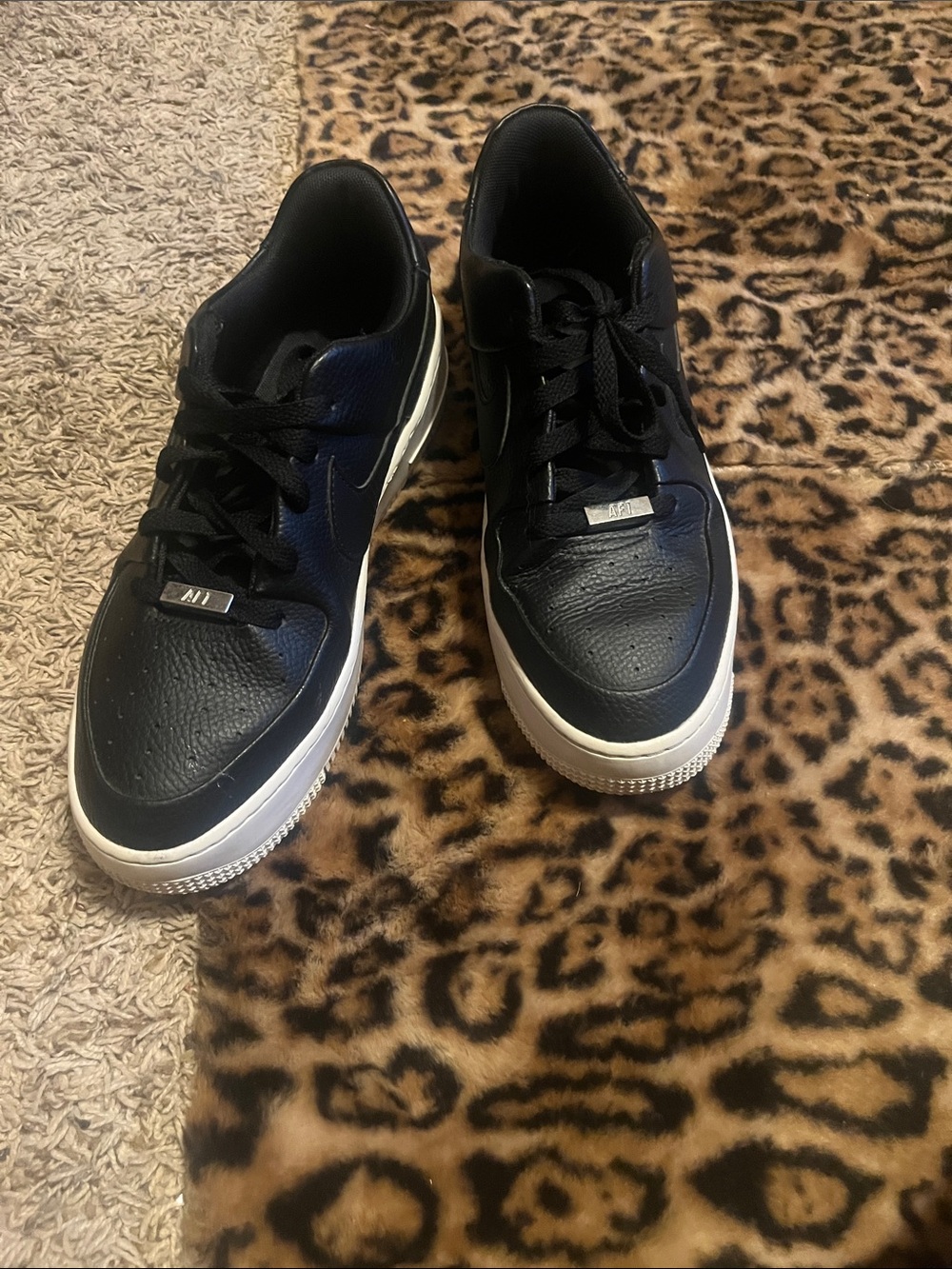 Nike Women's Black Low-Top Athletic Sneakers with White Sole